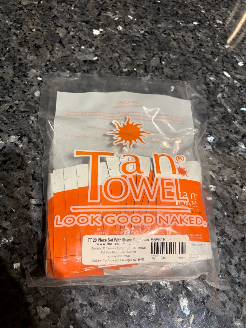 TAN TOWEL Sunless Tanning Set 20 Piece New In Package Illuma Glow Plus Exp Read